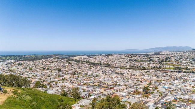 156 Treeview Dr, Townhouse with 2 bedrooms, 3 bathrooms and 2 parking in Daly City CA | Image 57