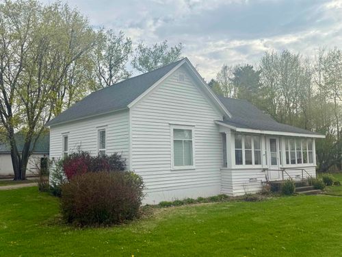 6694 Main St, Cass City, MI, 48726-1559 | Card Image