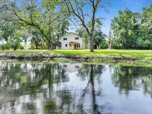 9378 Cocklebur Loop, Silsbee, TX, 77656-9450 | Card Image