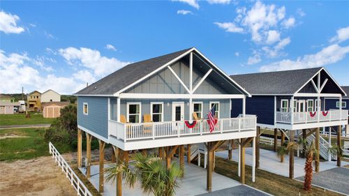 1069 Sunset Dr, Crystal Beach, TX, 77650 | Card Image