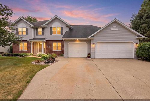 1990 Tyler Lane, DE PERE, WI, 54115 | Card Image