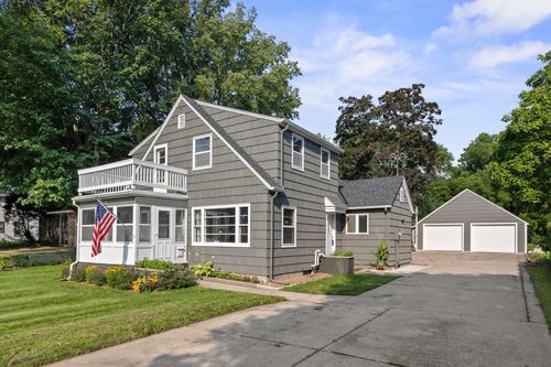 632 Bluff St Ne, Hutchinson, MN, 55350-1306 | Card Image