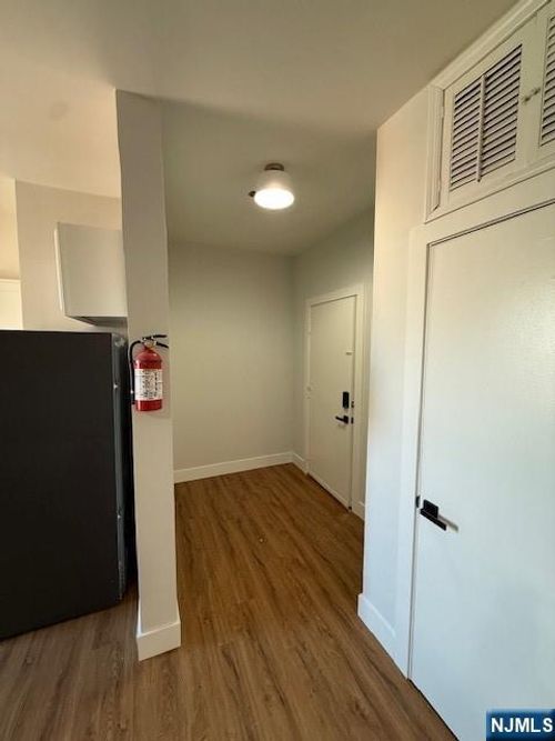 433 Lincoln, Orange, NJ, 07050 | Card Image