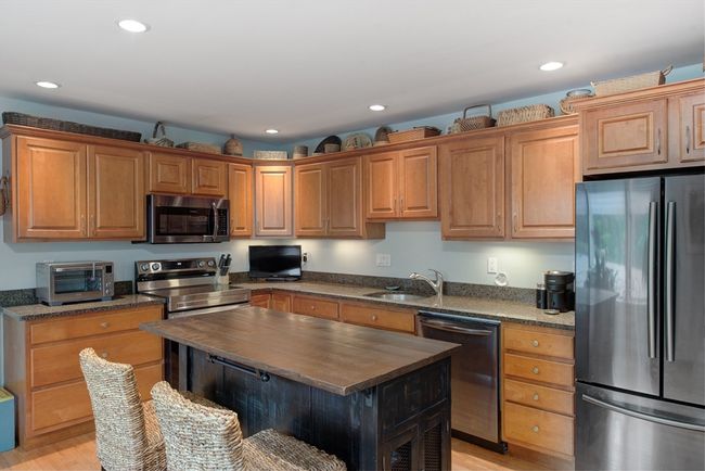 APT-3 - 74 E Main St, House other with 3 bedrooms, 3 bathrooms and 4 parking in Gloucester MA | Image 7