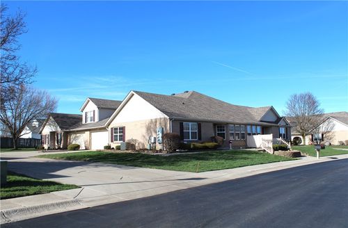 4051 Twin Lakes Cir, Englewood, OH, 45315-8759 | Card Image
