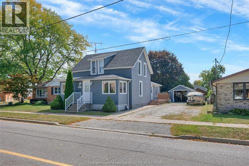 475 Broadway St, Port Lambton, ON, N0P2B0 | Card Image