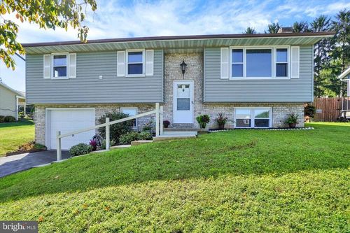 3490 Kingston Rd, YORK, PA, 17402-4235 | Card Image