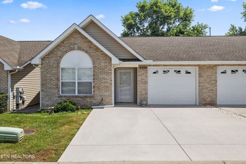 4926 Kitty Hawk Way, Knoxville, TN, 37912-3672 | Card Image