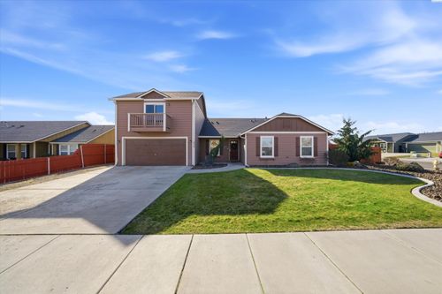 6416 Three Rivers Dr, Pasco, WA, 99301-5199 | Card Image