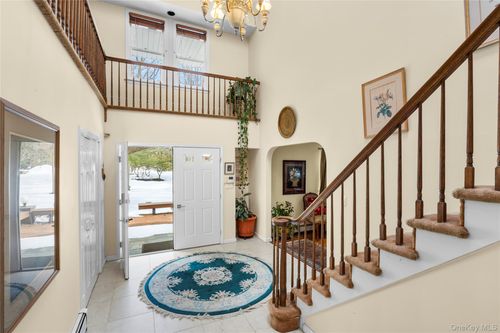 144 Landing Meadow Rd, Smithtown, NY, 11787-1126 | Card Image