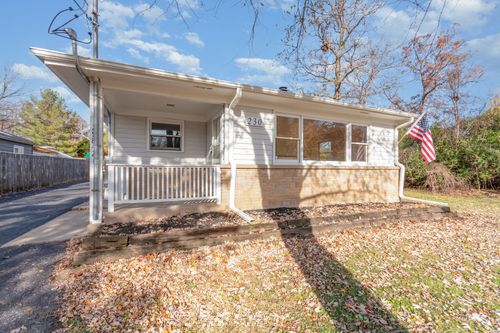 230 Bayshore Dr, Lake Bluff, IL, 60044-1202 | Card Image