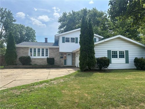 405 Baldwin Dr, Berea, OH, 44017-2627 | Card Image