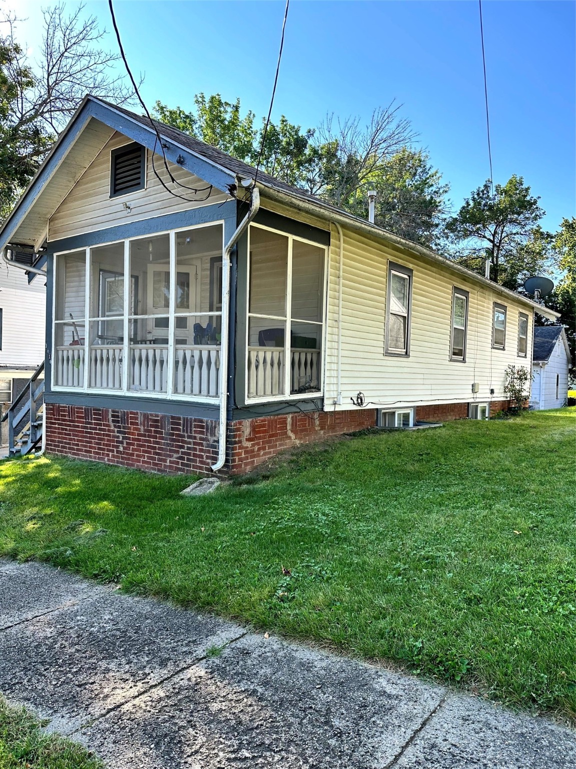 Pleasant St, Des Moines, IA 50312