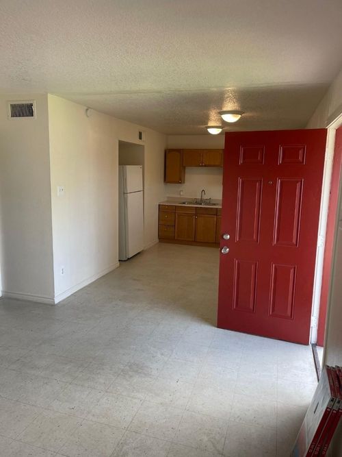apt-6-411 Tennessee St, Houston, TX, 77029-4675 | Card Image