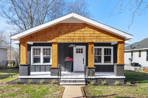 221 N Fulton St, Florence, AL, 35630-3136 | Card Image