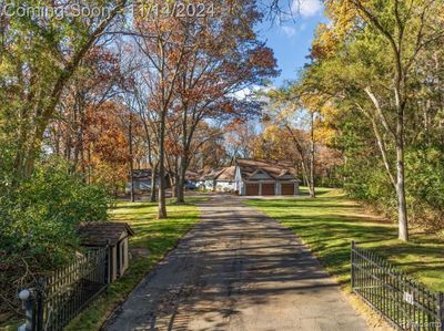 30545 Inkster Road, Home with 5 bedrooms, 6 bathrooms and null parking in Farmington Hills MI | Image 2