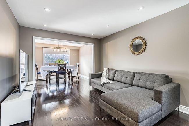 34 Niagara Pl, House other with 4 bedrooms, 4 bathrooms and 4 parking in Brampton ON | Image 9