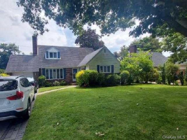 Amherst St, Garden City, NY 11530