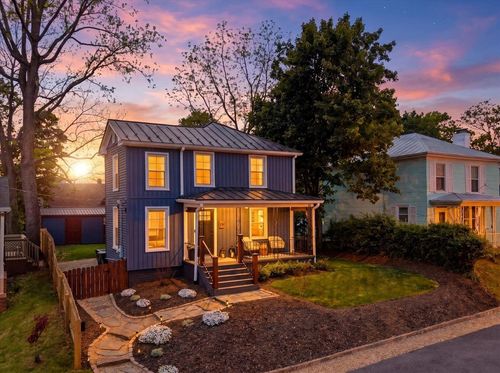 26 Dover St, STAUNTON, VA, 24401 | Card Image