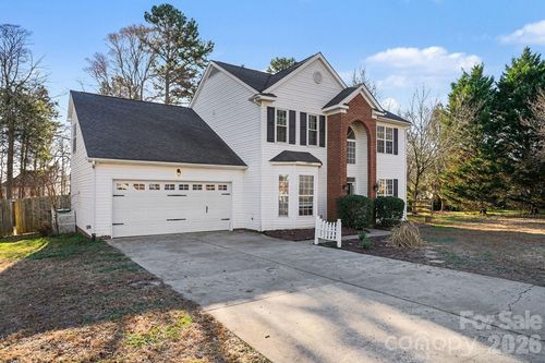 64-10317 Stoneykirk Ln, Charlotte, NC, 28269-8190 | Card Image