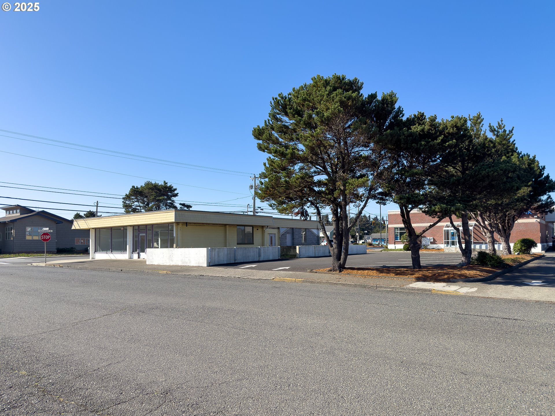 1092 Alabama Ave Se, Bandon, OR 97411