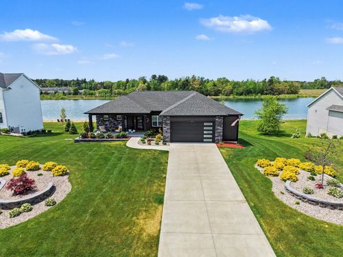 9351 Shoreway Dr, West Olive, MI, 49460-8867 | Card Image