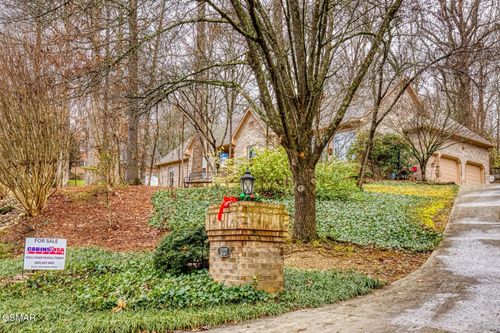 5227 Beverly Oaks Dr, Knoxville, TN, 37918-4540 | Card Image