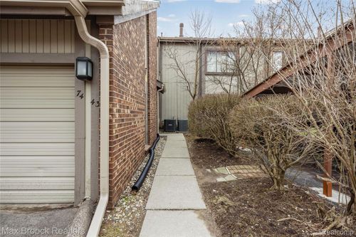 7443 Brynmawr Ct, West Bloomfield, MI, 48322-3540 | Card Image