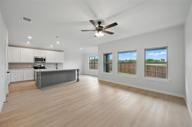1401 Quail Creek Dr, House other with 3 bedrooms, 2 bathrooms and null parking in Cleburne TX | Image 16