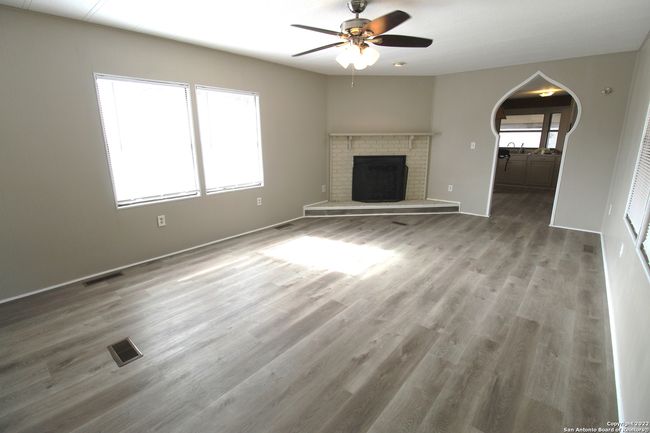 11330 Fm 1283, House other with 3 bedrooms, 2 bathrooms and null parking in Lakehills TX | Image 5