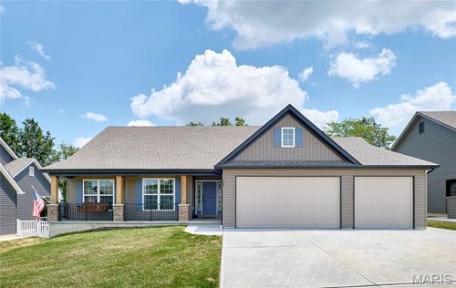 323 Laredo Ln, Moscow Mills, MO, 63362-2158 | Card Image