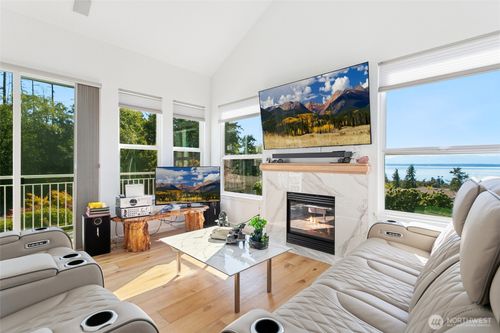 11012 Villa Rosa Ln, Mukilteo, WA, 98275-4886 | Card Image