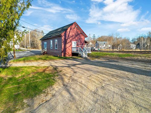 63 Elm St, Mechanic Falls, ME, 04256-5521 | Card Image