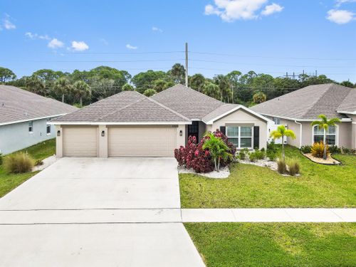 5352 Lugo St, Fort Pierce, FL, 34951-4456 | Card Image