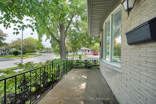 1 Buchan Rd, House other with 4 bedrooms, 2 bathrooms and 3 parking in London ON | Image 5