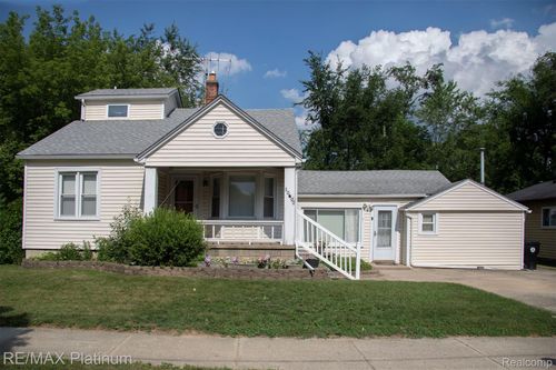18696 Inkster Rd, Redford, MI, 48240-2044 | Card Image