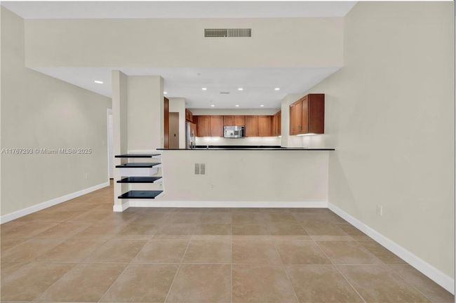 APT-503 - 8390 Sw 72 Nd Ave, Condo with 3 bedrooms, 3 bathrooms and null parking in Miami FL | Image 6