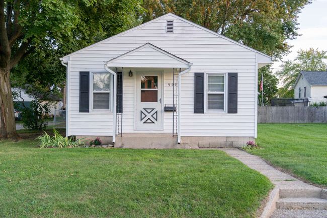 909 E Lawrence, House other with 2 bedrooms, 1 bathrooms and null parking in Mishawaka IN | Image 1