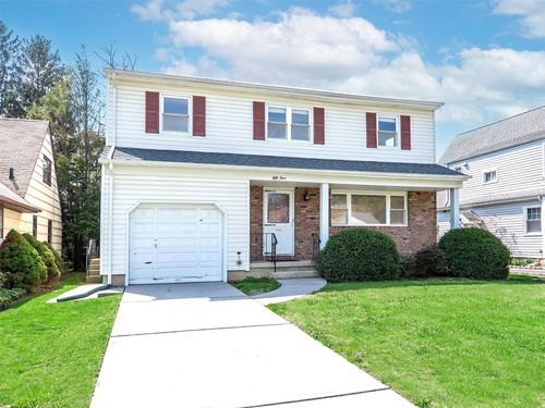 54 Meadow St, Garden City, NY, 11530-6242 | Card Image
