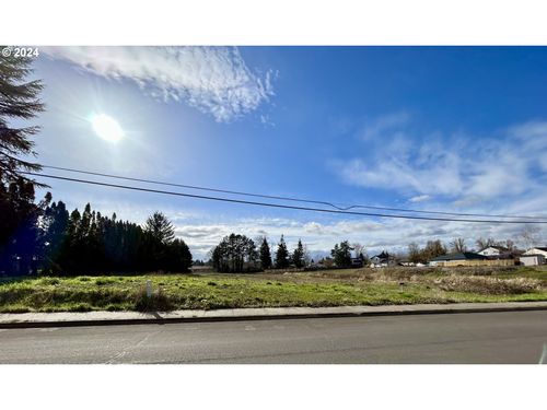  Ne Newby St, McMinnville, OR, 97128 | Card Image