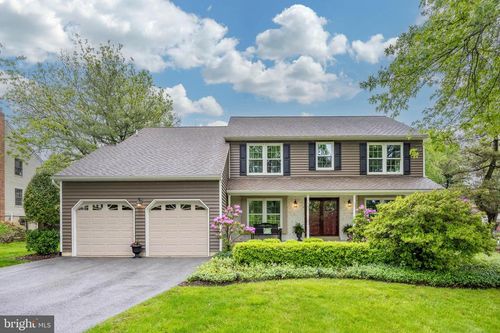 211 Ravenwood Rd, EXTON, PA, 19341-1487 | Card Image