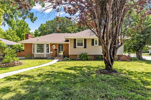6217 Crisp Avenue, Kansas City, MO, 64133 | Card Image
