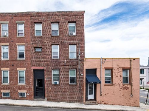 11 Williams St, Chelsea, MA, 02150-3801 | Card Image