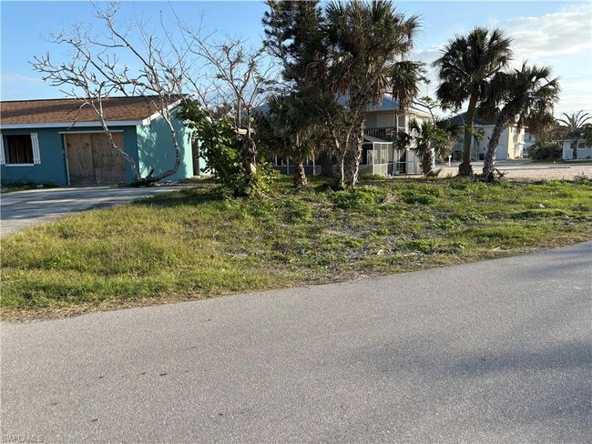 8000 Lagoon Rd, House other with 2 bedrooms, 2 bathrooms and 1 parking in FORT MYERS BEACH FL | Image 6