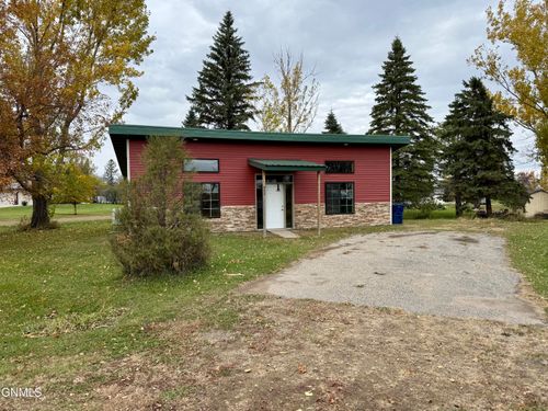 903 Minnesota Ave, Tower City, ND, 58071-4221 | Card Image