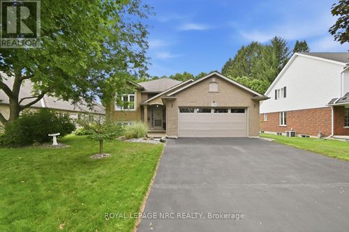 73 Rolling Meadows Boulevard, Pelham (Fonthill), ON, L3E0N2 | Card Image