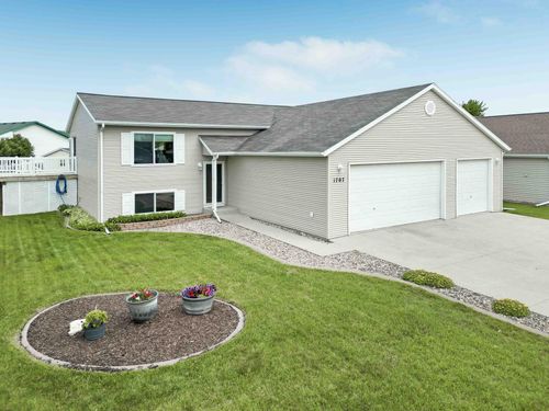 1707 Huntington Dr, West Fargo, ND, 58078-4304 | Card Image