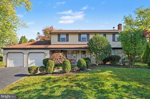 329 Fairhill Drive, SOUTHAMPTON, PA, 18966 | Card Image