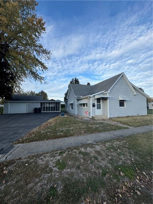 205 E 9th St, Georgetown, IL, 61846-1526 | Card Image