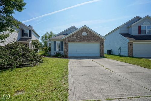 547 Grabill Dr, Westfield, IN, 46074-8012 | Card Image